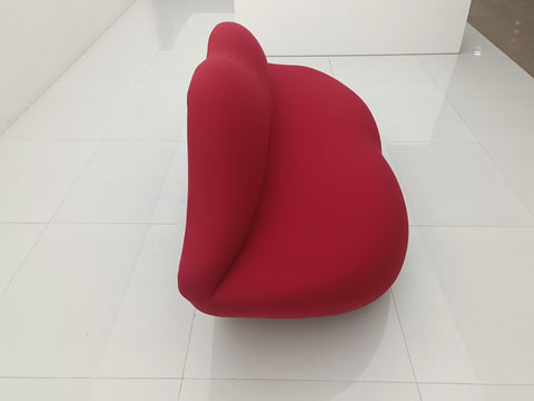 Kiss Sofa
