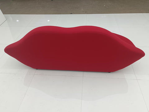 Kiss Sofa